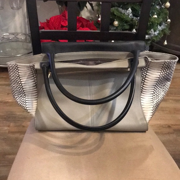 Vince Camuto satchel - Picture 2 of 4